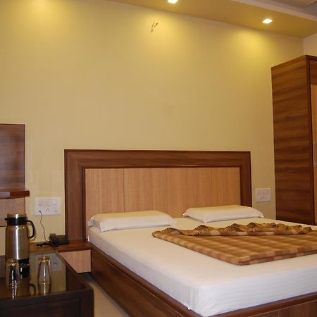 Hotel Shyam Villa Маунт-Абу Экстерьер фото