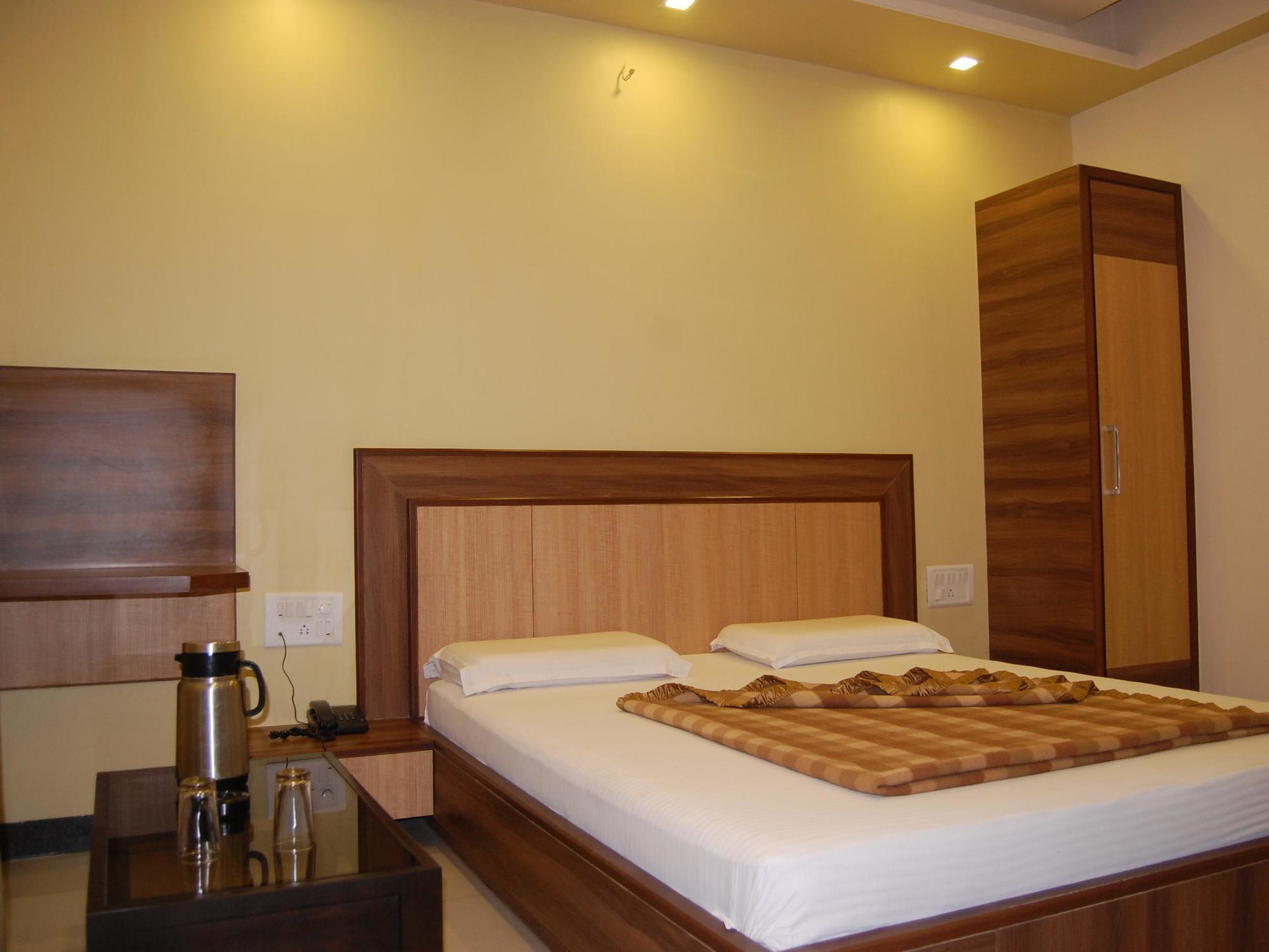 Hotel Shyam Villa Маунт-Абу Экстерьер фото